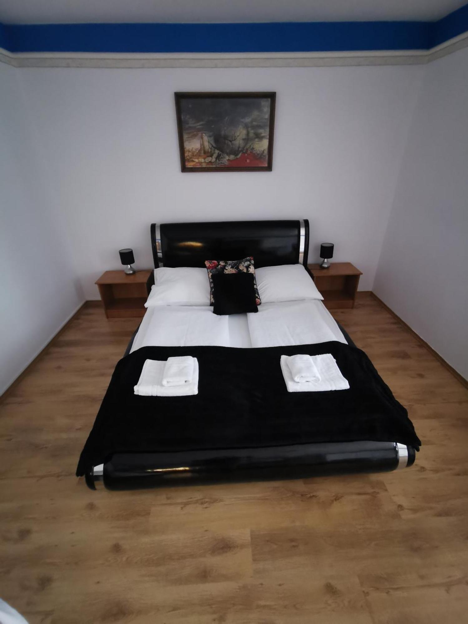 Hotel Diana Nové Mesto nad Váhom Quarto foto
