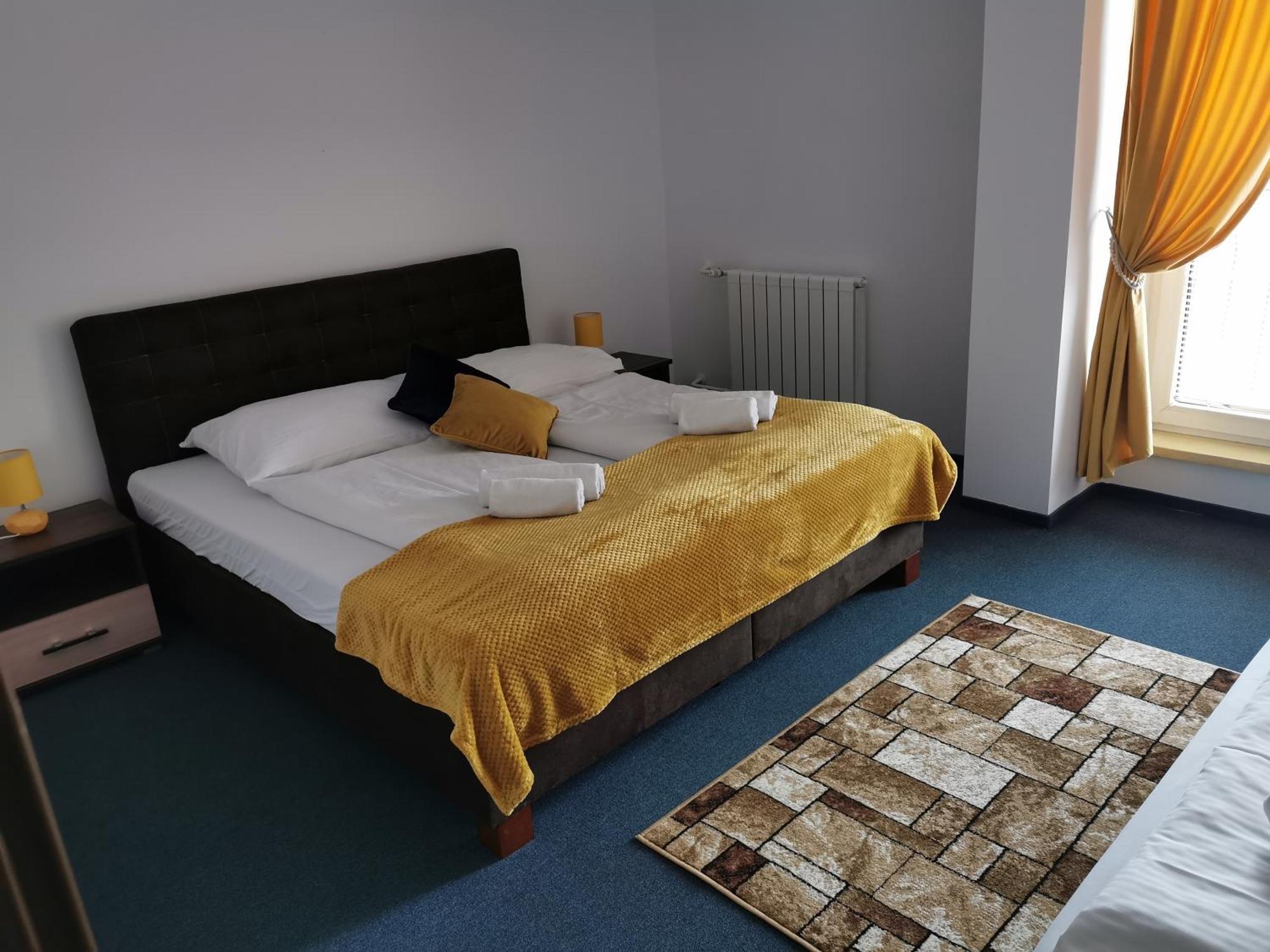 Hotel Diana Nové Mesto nad Váhom Quarto foto