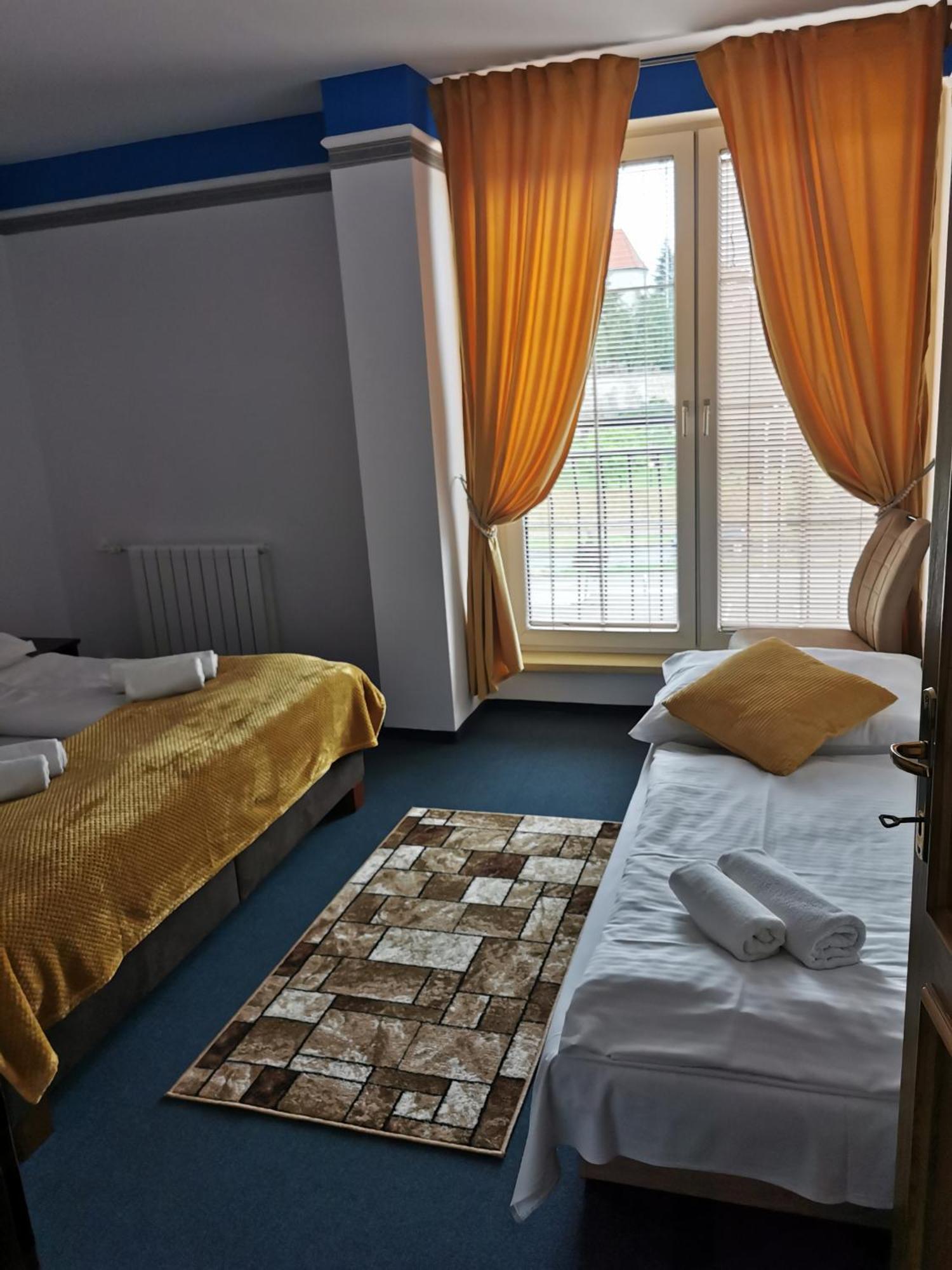 Hotel Diana Nové Mesto nad Váhom Quarto foto